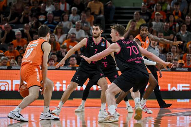 疑充满更多 疑充满更多